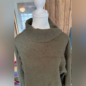SUPER WARM! Oversized Olive Green Knit Sweater, L